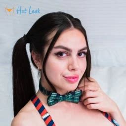 Emily aka emmilyelizabethh OnlyFans videos leaked on Hotleak